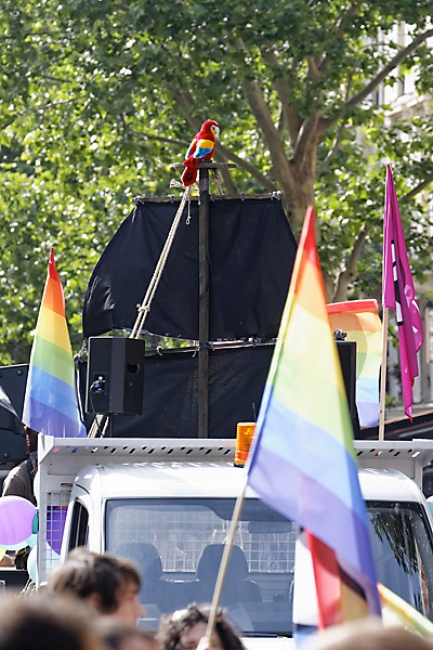 Gay pride Paris JUN13-268
